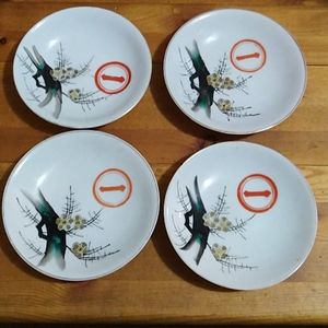 Japanese 5.2", 4 Delicate Hand Painted Plates EUC